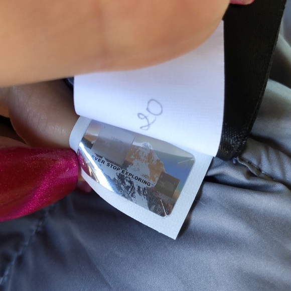 THE NORTH FACE White 550 Goose Down Aconcagua Vest - Picture 14 of 16